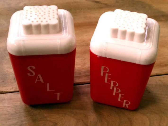 Classic Retro Diner Style Red and White Salt & Pepper Shakers by Rona Authentic Vintage | Antiques & Vintage Collectibles | Scoop.it