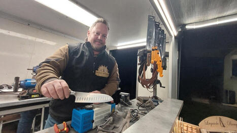 Julien, l'ex nounou devenu aff&ucirc;teur itin&eacute;rant sillonne les villages du Pays de Bray | Se reconvertir | Scoop.it