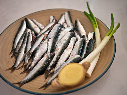 Japanese Cooking 101, Lesson 5 - Fish, Part 3: How to break down small fish | Just Hungry | The Asian Food Gazette. | Scoop.it