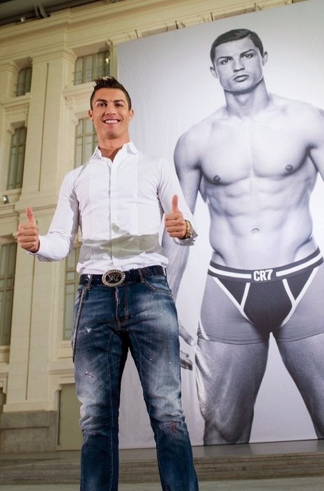 Cristiano Ronaldo in intimo - Foto e video "Housekeeping" - JHP by Jimi Paradise&trade; | FASHION & LIFESTYLE! | Scoop.it