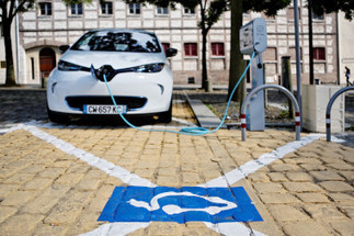 Bornes de charge : quels sont les départements les mieux équipés ? | Veille juridique du CDG13 | Scoop.it