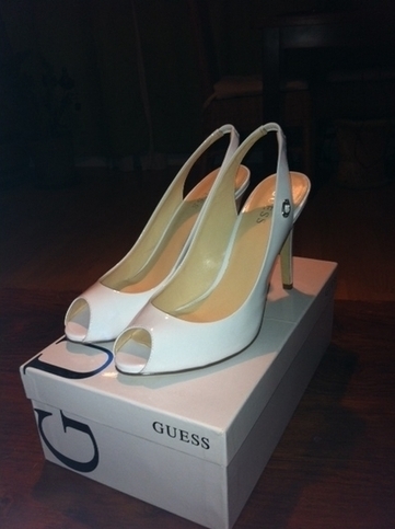 Chaussure de mariée GUESS blanche | Robes de mariée d'occasion | Scoop.it