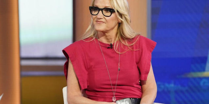 Millionaire podcaster Mel Robbins hits back at Gen Z&rsquo;s lazy label&mdash;she says they&rsquo;re stuck in a world their baby boomer parents wouldn&rsquo;t even recognize | Business Report - Making A Difference | Scoop.it