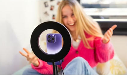 Vidéos sur TikTok et Instagram : un apprentissage social de la mise en scène de soi - Educavox, Ecole, pédagogie, enseignement, formation | ASTUTICE EN FLE | Scoop.it