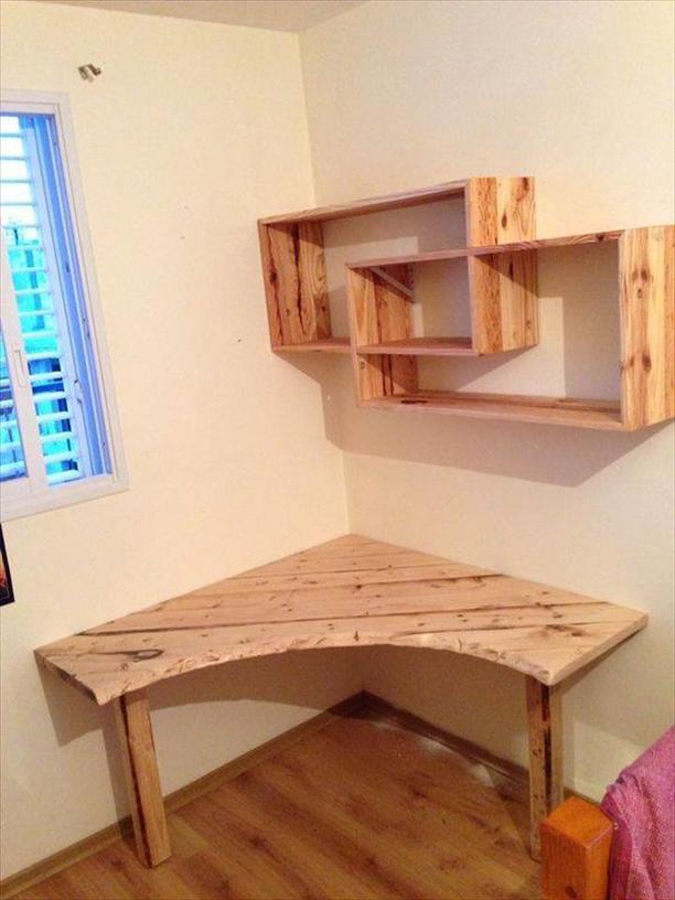 Diy Pallet Desk With Art Style Shelves 101 Pa