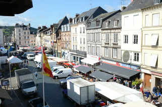 Pont-Audemer. Quels sont ces commerces que les habitants souhaiteraient voir s'installer ? | Veille territoriale AURH | Scoop.it