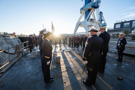 Dernière cérémonie des couleurs pour l’ex-aviso Commandant Ducuing | DEFENSE NEWS | Scoop.it