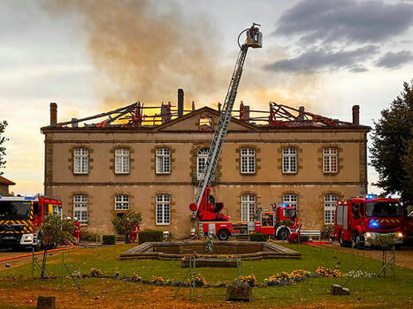 Le ch&acirc;teau de la Cosse endommag&eacute; par la foudre et les flammes | Caius Cilnius | Art & patrimoine culturel | Scoop.it