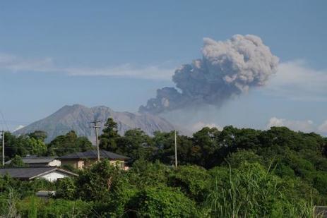 Japon : un volcan menace un réacteur nucléaire tout juste redémarré | Risques naturels et technologiques infos | Scoop.it
