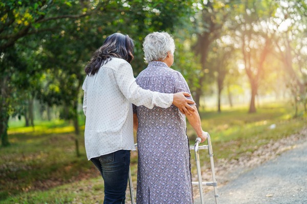 D’invisibles à essentielles : pour une reconnaissance des professionnelles de l’aide à la personne | Aidants | Scoop.it