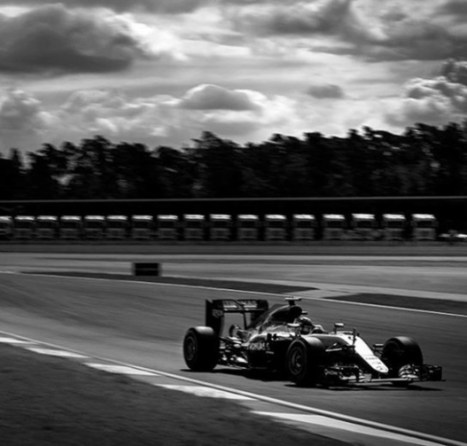 Photographer Shoots Formula 1 With 104-Year-Old Camera, And Here’s The Result! | pixels and pictures | Scoop.it