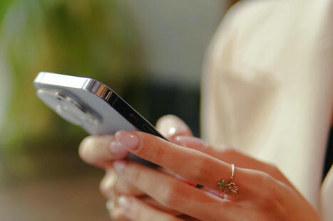 L'&Eacute;tat a-t-il vraiment le pouvoir d'interdire smartphones et r&eacute;seaux sociaux aux enfants ? | Digital News in France | Scoop.it