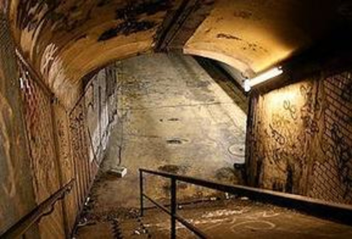 Exploring The Paris Metro's Eerie Ghost Stations | Visiting The Past | Scoop.it