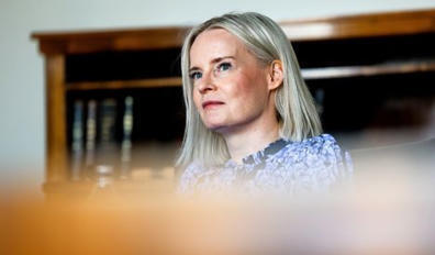 Podcast: Yksi kysymys saa Riikka Purran repe&auml;m&auml;&auml;n nauruun &ndash; &rdquo;En suosittele sit&auml; kenellek&auml;&auml;n&rdquo; | 1Uutiset - Lukemisen t&auml;hden | Scoop.it