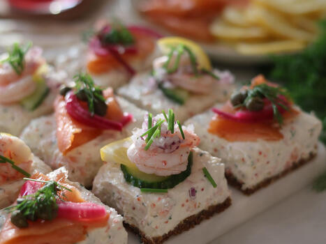 Skagencheesecake i bitar, f&ouml;rr&auml;tt med r&auml;kor och kavring | 1Uutiset - Lukemisen t&auml;hden | Scoop.it