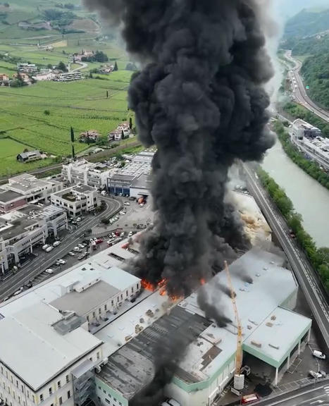 Incendie &agrave; l'Usine Alpitronic leader de la fabrication de stations de recharge rapide, partenaire de Totalenergies, Engie,&nbsp; Shell et E.ON.&nbsp;L'Italie contrainte &agrave; la fermeture de son espace a&eacute;rien. h... | Gestion de crise | Scoop.it