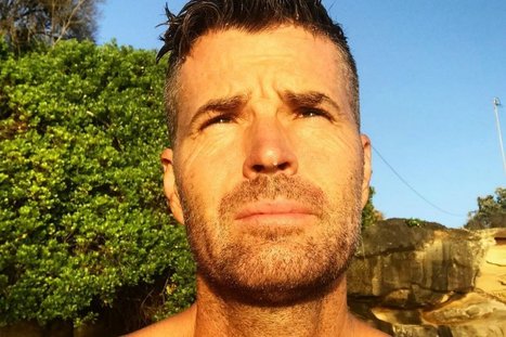Pete Evans is advocating for sungazing, a.k.a staring into the sun. - DO NOT DO IT! | Physical and Mental Health - Exercise, Fitness and Activity | Scoop.it