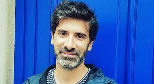 Une T&eacute;l&eacute;vision Fran&ccedil;aise de Thomas Quillardet : texte publi&eacute; par "esse que" &eacute;ditions, 2023. | Revue de presse th&eacute;&acirc;tre | Scoop.it