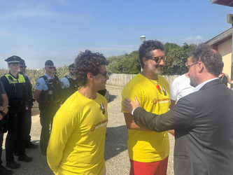 &laquo;&nbsp;Ils ont vraisemblablement sauv&eacute; la vie de ce plaisancier&nbsp;&raquo;&nbsp;: deux nageurs sauveteurs de Biscarrosse r&eacute;compens&eacute;s pour acte de courage et de d&eacute;vouement | Landes - Conseils municipaux & communautaires | Scoop.it