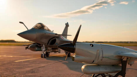 Guerre &eacute;lectronique : vol collaboratif r&eacute;ussi d&rsquo;un Rafale avec un drone d&rsquo;Harmattan AI | DEFENSE NEWS | Scoop.it