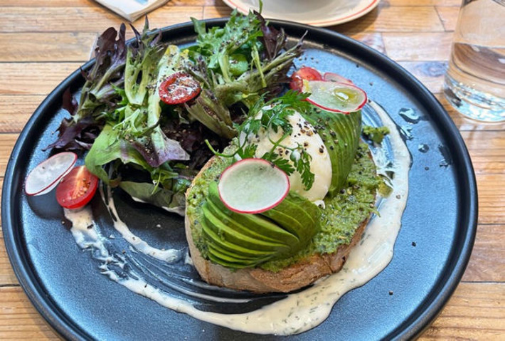 10 High-Protein Fruits That Help You Hit Your Protein Goals | The Health Report | Scoop.it