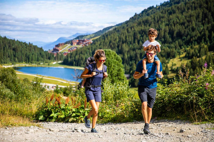 M&eacute;ribel lance "Le Pass Explorateur", son forfait de ski estival avec randos et activit&eacute;s | Th&eacute;matique Montagne | Scoop.it
