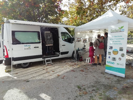 FOCUS PLATEFORME : Les sols et leur biodiversit&eacute; expliqu&eacute;s aux plus jeunes gr&acirc;ce &agrave; un laboratoire mobile ! | Life Sciences Universit&eacute; Paris-Saclay | Scoop.it