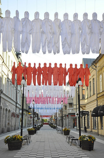 Ai Weiwei: “Think Different (How to hang workers’ uniforms)” | Art Installations, Sculpture, Contemporary Art | Scoop.it