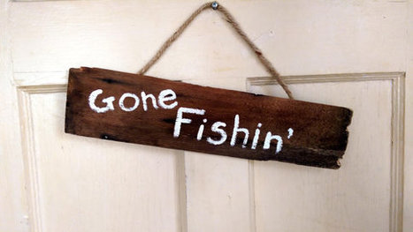 Gone Fishin' Recycled Antique Wooden Shingle Sign Door Hanger | Vintage Living Today For A Future Tomorrow | Scoop.it