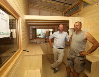 La petite maison en bois et sur roues de Lutzelbourg | Build Green, pour un habitat écologique | Scoop.it