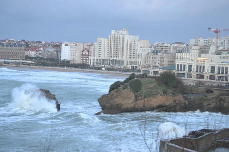 Fortes vagues et grandes marées : la Côte basque en vigilance jaune ce mercredi soir - La République des Pyrénées.fr | BABinfo Pays Basque | Scoop.it
