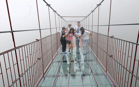 Swaying glass-bottomed bridge opens in China - Telegraph | E-Learning-Inclusivo (Mashup) | Scoop.it