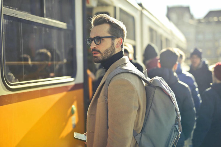 Garder les mains libres en séjour ou la promesse des lunettes connectées de Google  | Innovation - Prospective | Scoop.it
