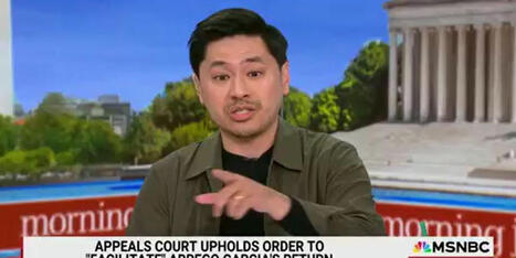 'Smells like weakness': Analyst says Trump admin is 'running scared' from fight it picked - Raw Story | Backstabber Watch | Scoop.it