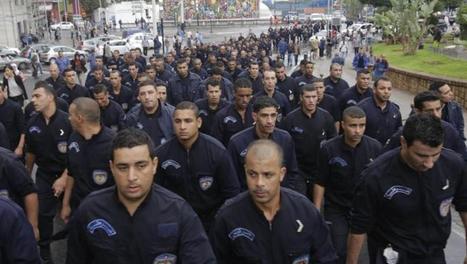 Protestation et grève de la matraque des policiers algériens | Think outside the Box | Scoop.it