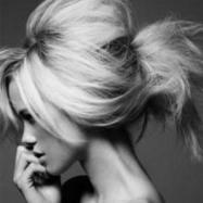 How to: volume in je haar met poeder (Styletoday.be) | Informatie over haar | Scoop.it