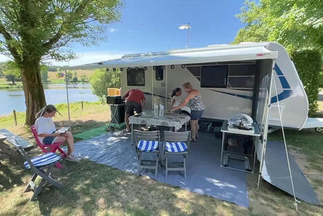 "C’est là où on a le véritable esprit de vacances", ce camping tenu par un couple d'Anglais fait le plein de touristes | Les evolutions de l'offre touristique | Scoop.it