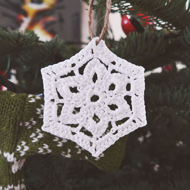 How to Block and Stiffen Crochet Snowflakes C...