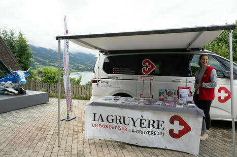 «Le contact est plus détendu et moins formel». La Gruyère Tourisme sillonne le district à bord d’un van | (Macro)Tendances Tourisme & Travel | Scoop.it