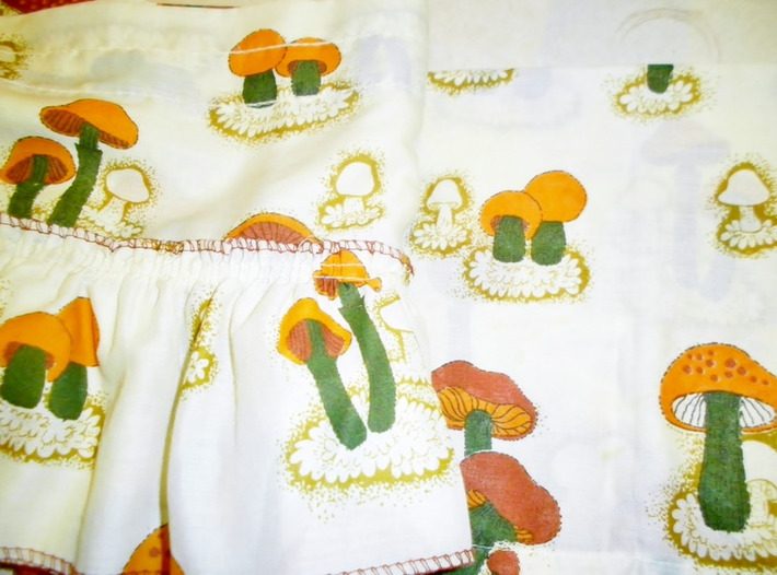 Retro Vintage Mushroom Kitchen Cafe Curtains Wow!!! | Kitsch | Scoop.it