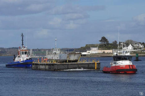 L&rsquo;ex-chaland de d&eacute;barquement CTM 15 a quitt&eacute; Lorient pour &ecirc;tre d&eacute;construit &agrave; Brest | DEFENSE NEWS | Scoop.it