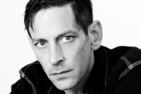 Manuel Vallade : Le jeu dans la peau | Revue de presse théâtre | Scoop.it