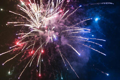How to support a person with dementia during fireworks night | Alzheimer y m&aacute;s (Bolet&iacute;n n&ordm; 91) | Scoop.it