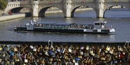 Pont des Arts : les cadenas de l'amour pèsent trop lourd | Les Gentils PariZiens | style & art de vivre | Scoop.it