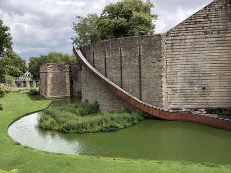  Nantes is welcoming, wacky, laid back, family, child, pedestrian and cyclist friendly. It’s delivering for its inhabitants now, not living in the past. It’s not fixed in amber, it’s a clash of sty... | Nantes, Take the journey ! | Scoop.it