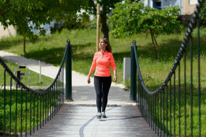 Walking helps keep people free of lower back pain for longer | The Health Report | Scoop.it