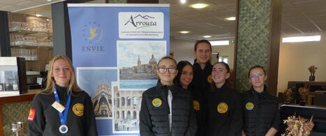 Six &eacute;l&egrave;ves de Lourdes brillent en Su&egrave;de&nbsp;: m&eacute;daille d&rsquo;argent pour un cocktail innovant &agrave; la "coupe d&rsquo;Europe" des lyc&eacute;es h&ocirc;teliers | Accueil | Scoop.it