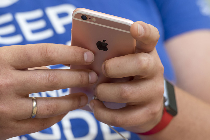 New IPhone Said to Have Dual Camera, Pressure-Sensitive Button | Technology Report - Changing Our World | Scoop.it