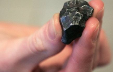 Mme Comette trouve une m&eacute;t&eacute;orite dans le toit de son pavillon | Mais n'importe quoi ! | Scoop.it