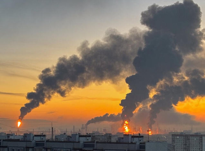 Ukraine hits Russian refinery as Zelenskiy says 'we're done' with Trump's energy truce | GeoPolitics Report | Scoop.it